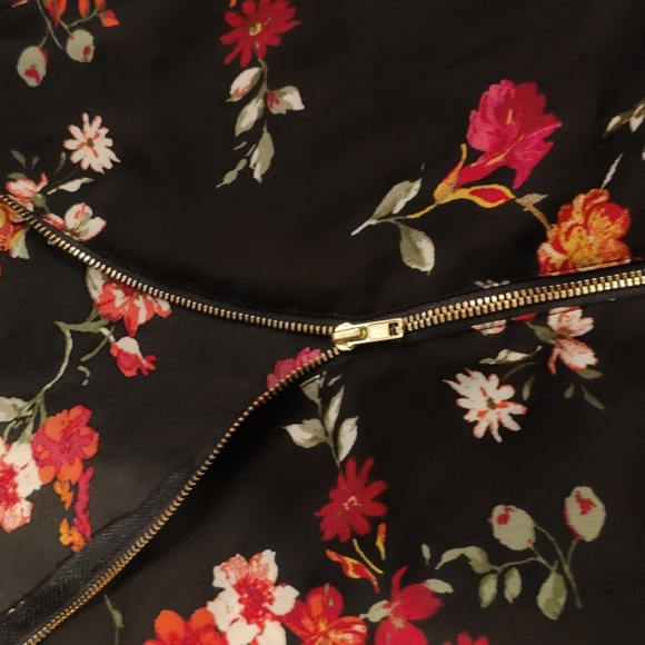 Floral Tanktop - Picture 7 of 9